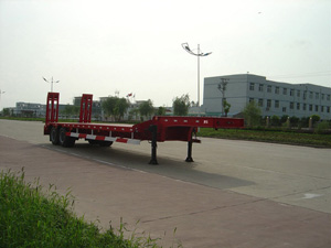 开乐13米20吨2轴特种低平板半挂车(AKL9271TDP)