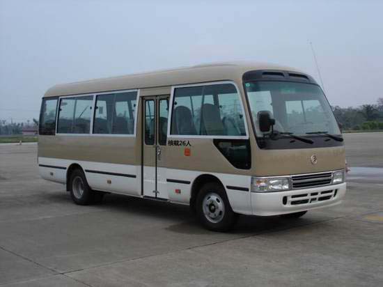金旅7米24-26座客车(XML6700J28)