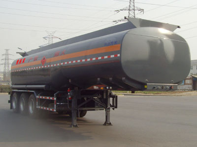 凌宇10.7米31吨3轴易燃液体罐式运输半挂车(CLY9404GRYC)