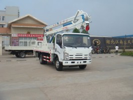 高空作业车
