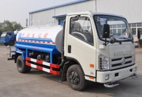 绿化喷洒车