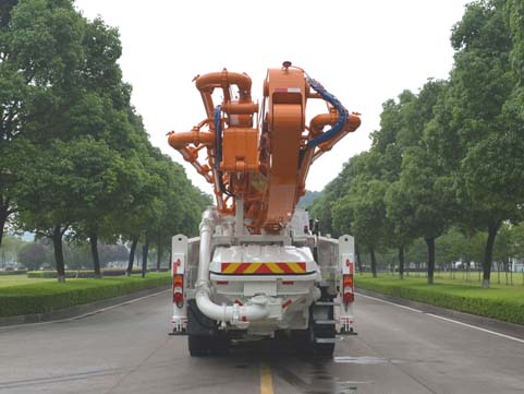 中联牌ZLJ5330THBB混凝土泵车公告图片