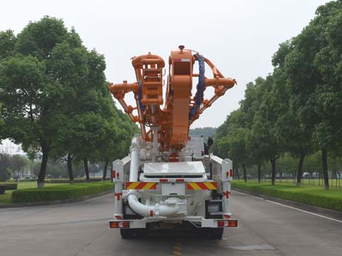 中联牌ZLJ5300THBB混凝土泵车公告图片