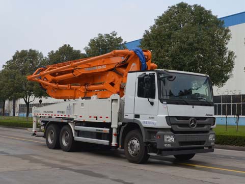 中联牌ZLJ5300THBB混凝土泵车公告图片