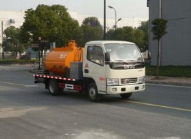 沥青洒布车