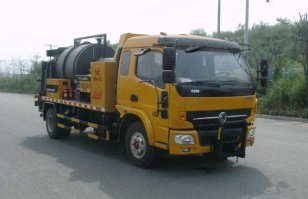路面养护车