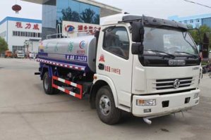 洒水车