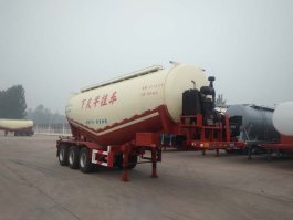 下灰半挂车