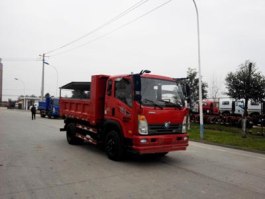 随车起重运输车
