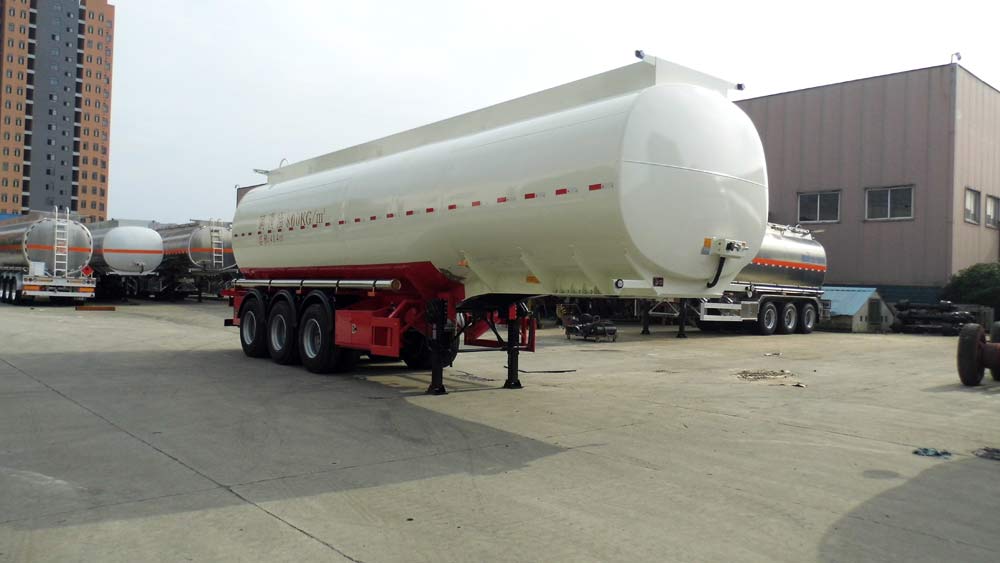 兴扬10.6米31.6吨3轴润滑油罐式运输半挂车(XYZ9400GRH)