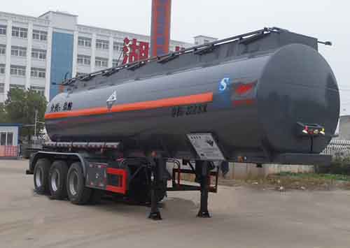 中汽力威10.8米30.7吨3轴腐蚀性物品罐式运输半挂车(HLW9406GFW)