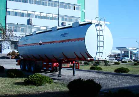盛润11.5米32吨3轴腐蚀性物品罐式运输半挂车(SKW9402GFWT)