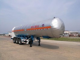 供水半挂车