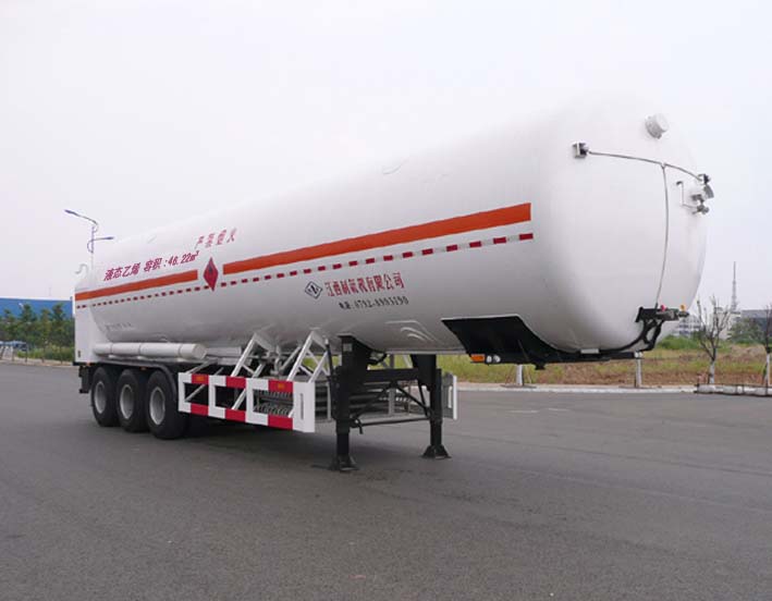 五峰13米23.6吨3轴低温液体运输半挂车(JXY9408GDY3)