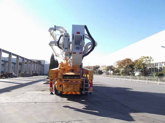 福田牌BJ5439THB-XA混凝土泵车公告图片