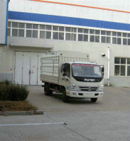 仓栅式运输车