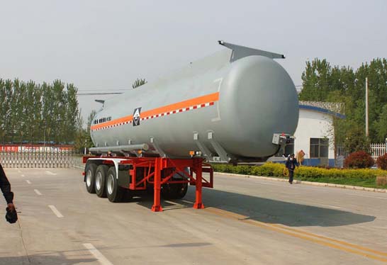 通亚达9米32.2吨3轴腐蚀性物品罐式运输半挂车(CTY9402GFW)