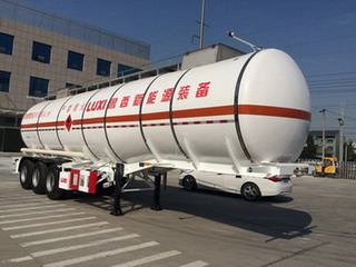 鲁西12米30.6吨3轴易燃液体罐式运输半挂车(LXZ9400GRY)