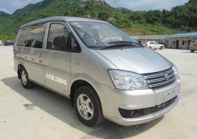 东风牌LZ5020XXYVQ15M厢式运输车