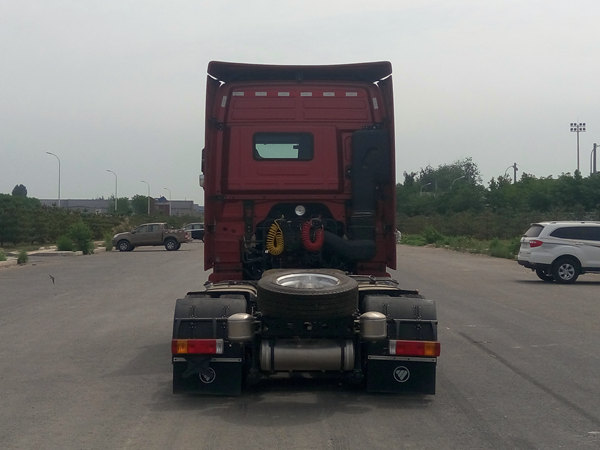 BJ4189SLFKA-AE 欧曼430马力单桥柴油集装箱半挂牵引车图片