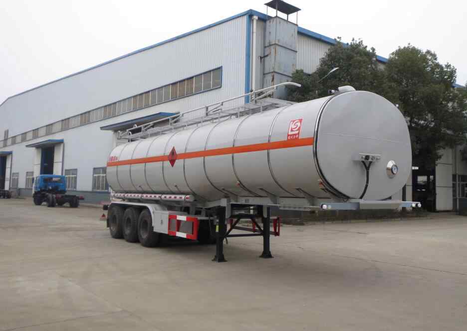 醒狮11.1米30吨3轴易燃液体罐式运输半挂车(SLS9401GRYB)
