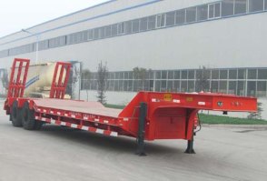 低平板半挂车