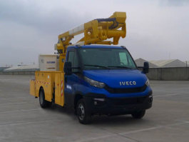 高空作业车