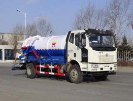 吸污车