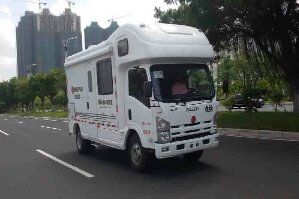 旅居车