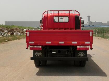 CA1120P40K2L2E5A84 解放165马力单桥柴油5.2米国五平头柴油载货汽车图片