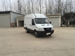 依维柯牌NJ5047XLCEVFC2纯电动冷藏车