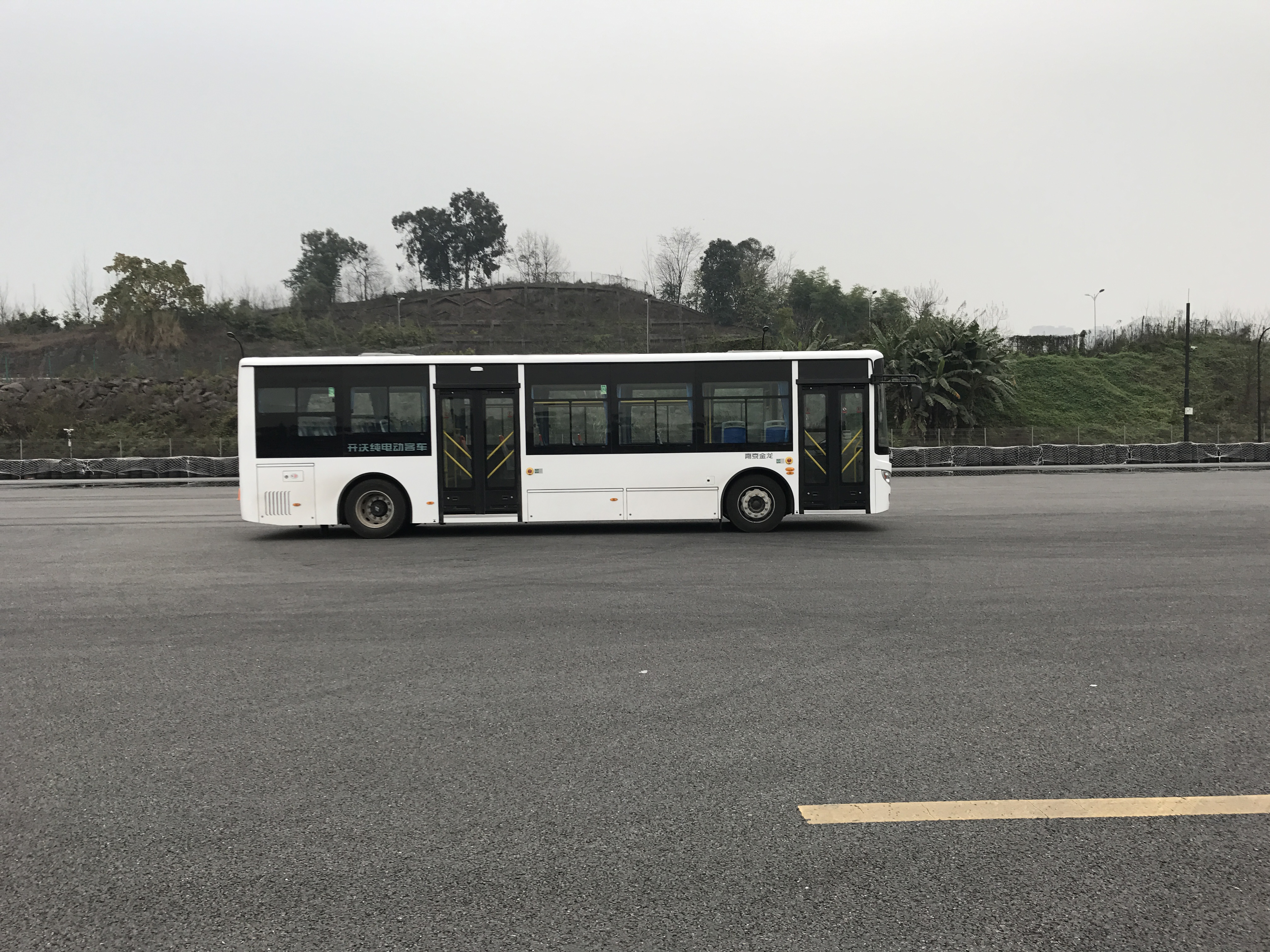 开沃NJL6129BEV35纯电动城市客车公告图片