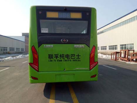 哈尔滨HKC6810BEV01纯电动城市客车公告图片