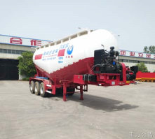 下灰半挂车