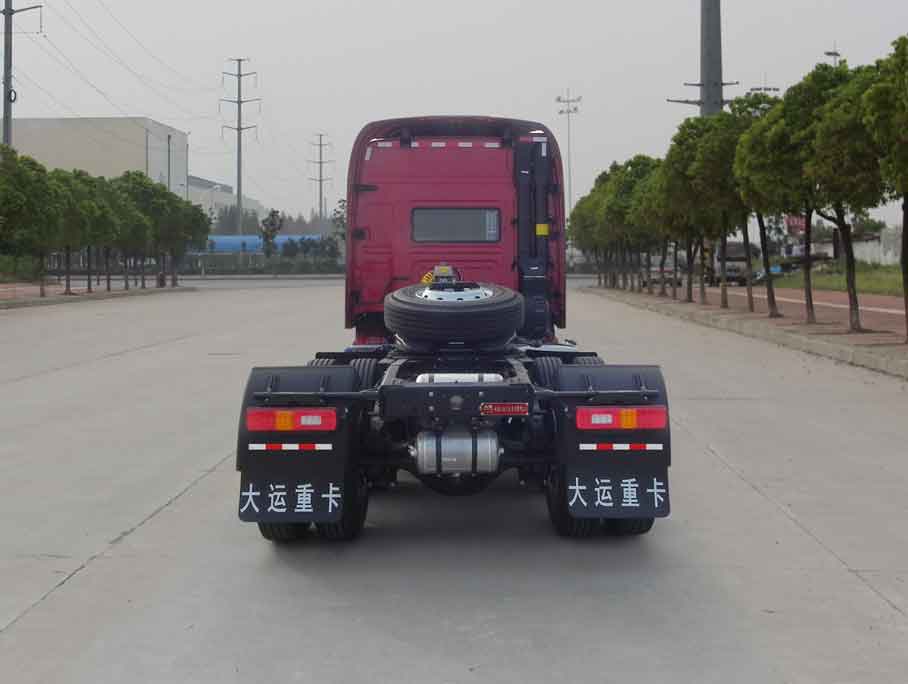 CGC4250D5DCCF 大运350马力后双桥,后八轮柴油国五牵引汽车图片