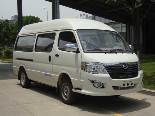 金龙5.3米10-14座轻型客车(XMQ6530JED4)
