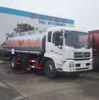 运油车