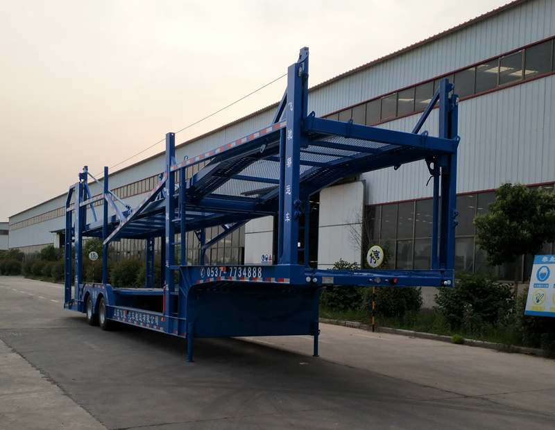鲁驰13.7米12.2吨2轴车辆运输半挂车(LC9202TCL)