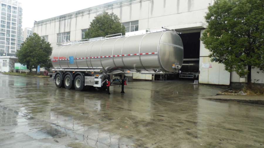兴扬11.4米33.4吨3轴铝合金液态食品运输半挂车(XYZ9409GYSB)
