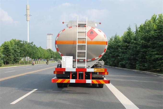 齐星牌QXC5250GRY铝合金易燃液体罐式运输车公告图片
