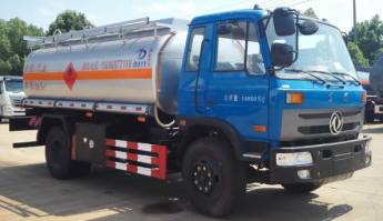 运油车