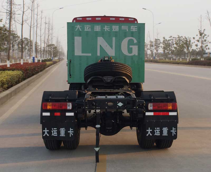 CGC4180N5XAA 大运350马力单桥LNG国五危险品运输半挂牵引车图片