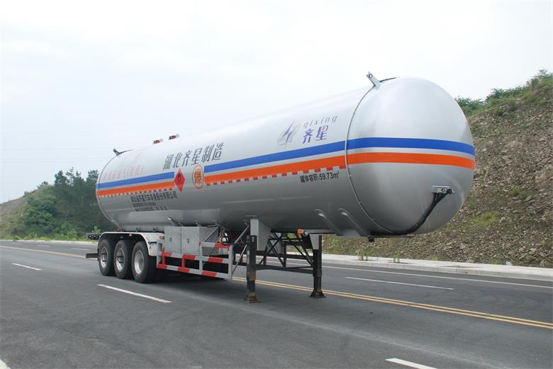齐星13.2米25.1吨3轴液化气体运输半挂车(QXC9400GYQ)
