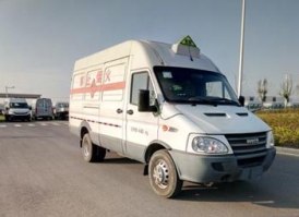 爆破器材运输车