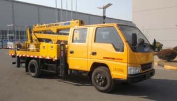 高空作业车