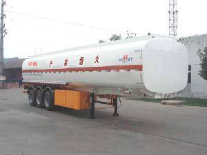 江淮扬天牌10.5米30吨3轴化工液体运输半挂车(CXQ9406GHYA)