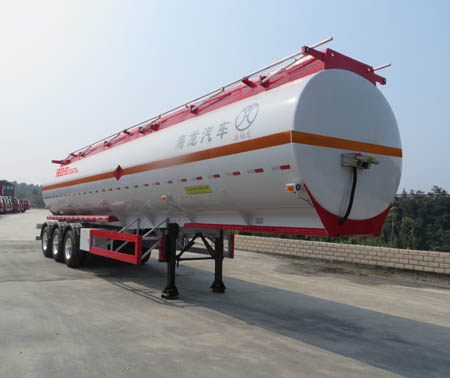 海福龙牌13米33吨3轴铝合金运油半挂车(PC9401GYYD)
