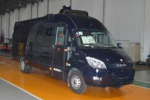 运兵车