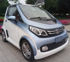 纯电动轿车