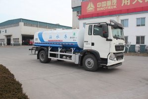 洒水车